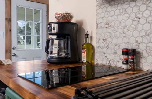 Canadensis Cabin | Modern Cozy Pocono Cabin | Pickleball | Firepits