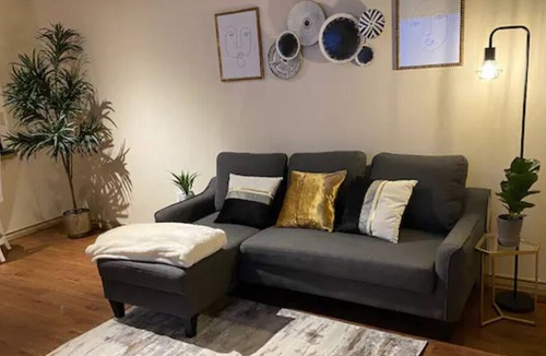 Voth Apartment | Modern, Cozy & Quiet