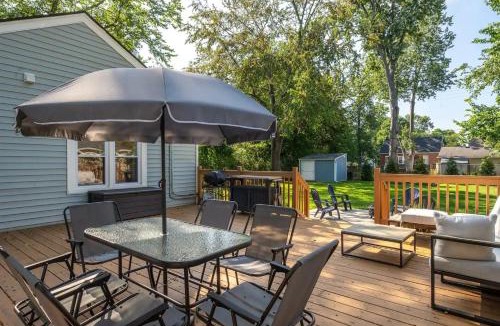 Rockcreek Lexington Road House | Modern cozy residential home local experience