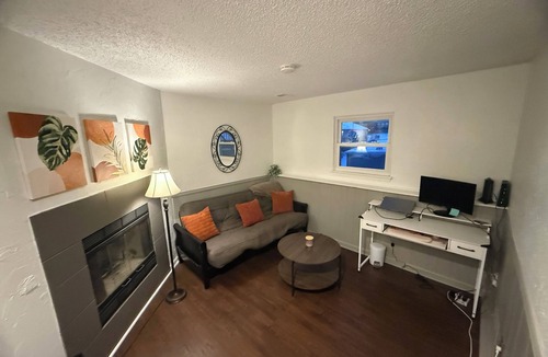 Merriam House | Modern Cozy Retreat. Close to World Cup Matches and Events!