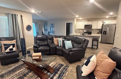 Semmes House | Modern Cozy Retreat Near Everything
