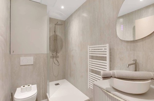 Neuilly-sur-Seine Apartment | Modern & cozy studio - Neuilly Share Save