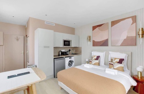 Neuilly-sur-Seine Apartment | Modern & cozy studio - Neuilly Share Save