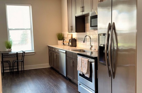 Villa Heights Apartment | Modern Cozy Stay in Charlotte nFree Parking + Great Location
