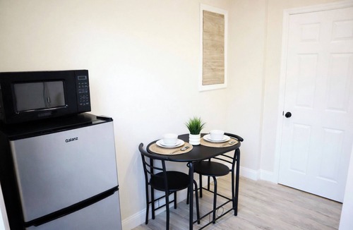 Sunrise Apartment | Modern Cozy Studio near Sawgrass Mall and Arena