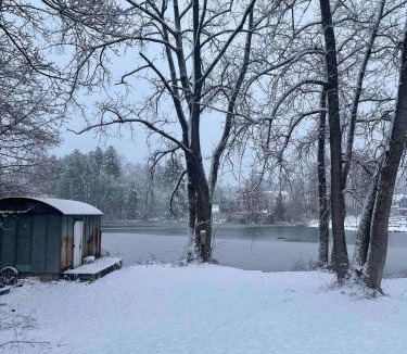 Broad Brook Apartment | Modern Cozy Studio