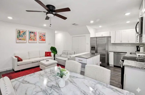 Northside House | Modern cozy townhouse