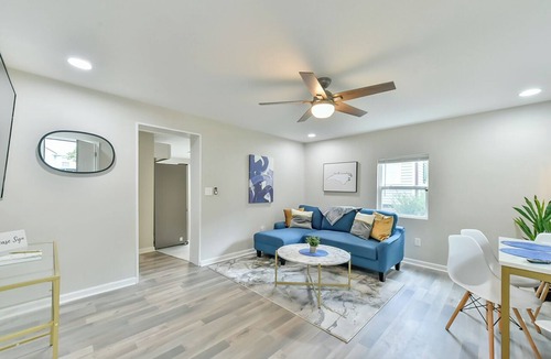 Greensboro House | Modern - Cozy - Well Locatedn