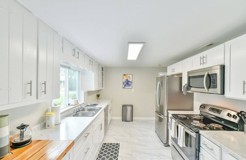 Greensboro House | Modern - Cozy - Well Locatedn