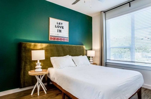 East Riverside - Oltorf Apartment | Modern CozySuites in East Riverside Downtown #01