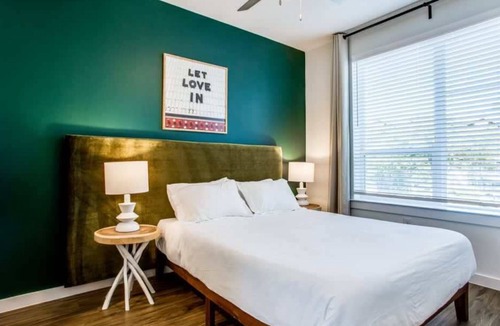 East Riverside - Oltorf Apartment | Modern CozySuites in East Riverside Downtown #04