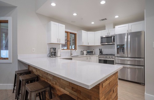Austin House | Modern Craftsman Home, 10 minutes from Downtown!