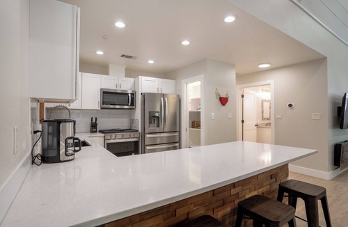 Austin House | Modern Craftsman Home, 10 minutes from Downtown!
