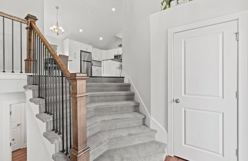 Excelsior Springs House | Modern Creekside Haven – 2-Car Garage & Deck Views