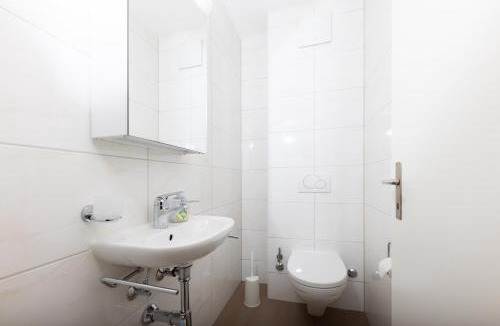 Champfer Apartment | Modern crossing apartment facing Piz Rosatsch