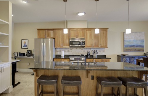 Sandpoint Condo | Modern Décor & Mountain Views-Seasons at Sandpoint