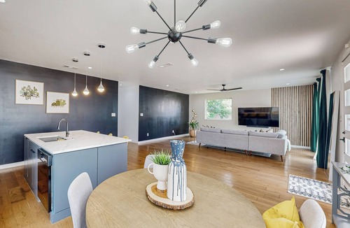 Cedar Crest House | Modern Dallas Retreat 5 Mi to Dtwn: Pets Welcome