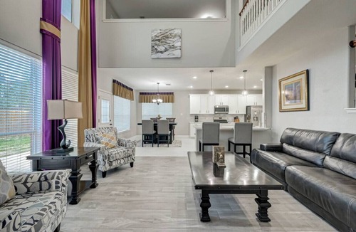 Sugar Land House | Modern Deluxe 4 bed Home