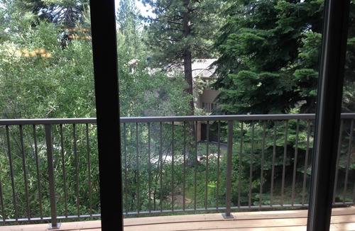 Incline Village House | Modern Deluxe 4 BD/3.5 BA Condo, Walking Distance To Shops And Restaurants