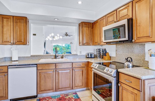 Palm Desert Condo | Modern Desert Retreat: Luxurious Comfort & Endless Activities