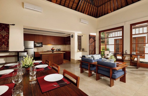 Jimbaran Bay Villa | Modern Design 3BR Villa Near Beach in Jimbaran