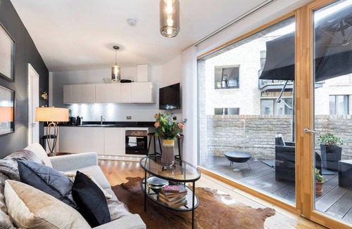 Notting Dale Apartment | Modern & Designed 2 bed apt w/terrace Notting Hill