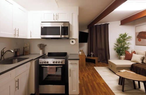 Brooklyn Heights Apartment | Modern Designer 1 Bedroom in Dumbo NYC