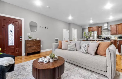 Hackensack River Waterfront House | Modern Designer 3BR Sleeps 9 Parking NYC