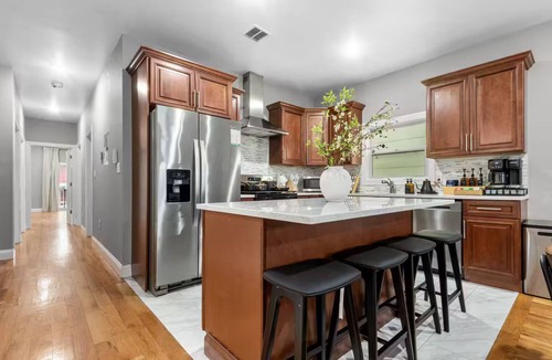 Hackensack River Waterfront House | Modern Designer 3BR Sleeps 9 Parking NYC