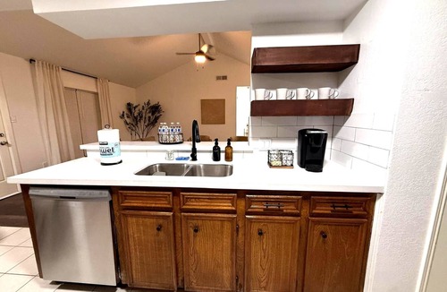 Pasadena House | Modern Designer Home/Spacious + Comfortable Stay