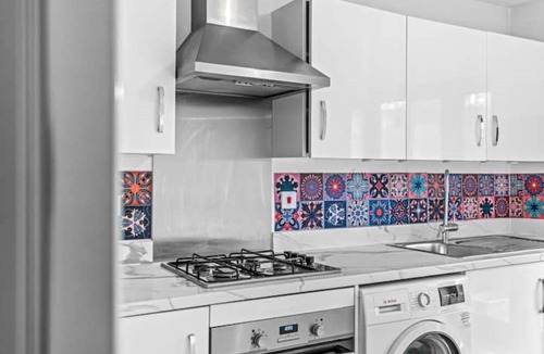 Uxbridge North House | Modern Detached 5 Bedroom House