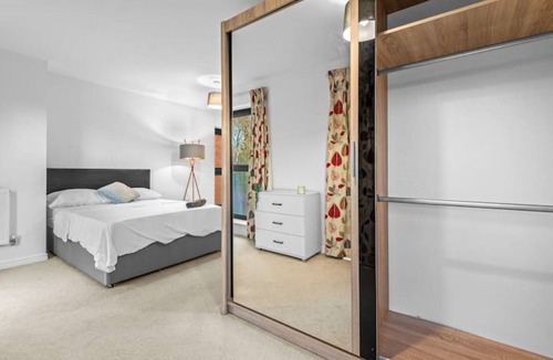 Uxbridge North House | Modern Detached 5 Bedroom House