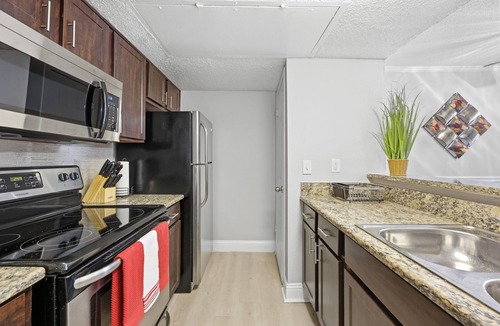Addison Apartment | Modern DFW Stay with Pool, Gym & Handicap Friendly