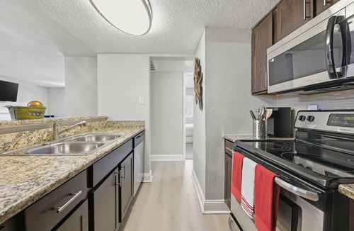 Addison Apartment | Modern DFW Stay with Pool, Gym & Handicap Friendly
