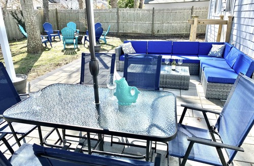 South Yarmouth House | Modern, Dog-Friendly, 4 Bedroom, 2 Bath Home