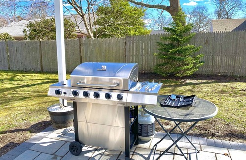 South Yarmouth House | Modern, Dog-Friendly, 4 Bedroom, 2 Bath Home