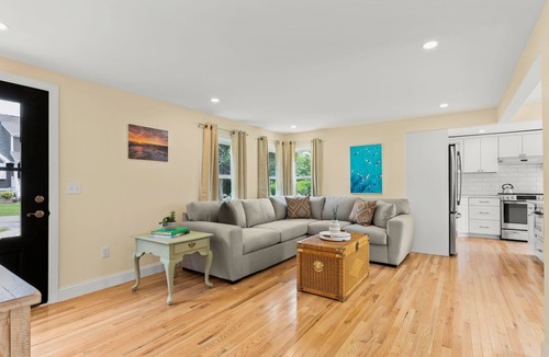 Pocasset House | Modern Dog-Friendly Cape Cod Cottage Near Beaches