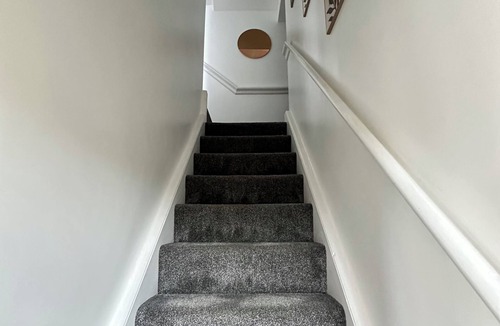 Albrighton Apartment | Modern Double Room Next to Albrighton Station | Free Parking