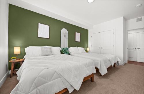 Downtown Salt Lake City Apartment | Modern Downtown 2BR 2BA Near Delta Center with Fire Pit BBQ and City Views