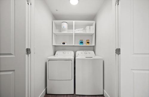 Downtown Salt Lake City Apartment | Modern Downtown 2BR 2BA Near Delta Center with Fire Pit BBQ and City Views