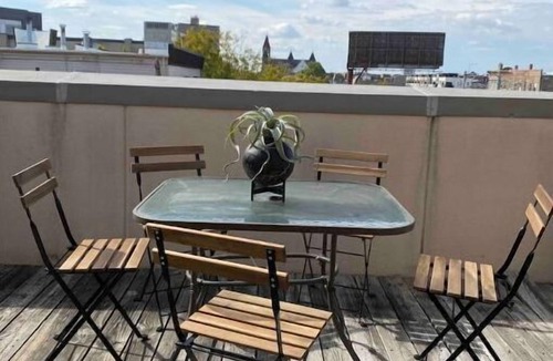 Noble Square House | MODERN DOWNTOWN 5-LEVEL-HOME WITH ROOFTOP AND 360-DEGREES SKYLINE VIEWS