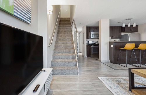Downtown Detroit Apartment | Modern Downtown Apartment