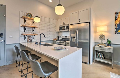 Central City Condo | Modern Downtown Birmingham Condo w/Rooftop Access