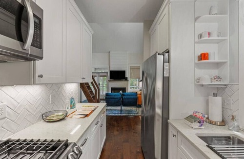Uptown Cottage | Modern Downtown Cottage