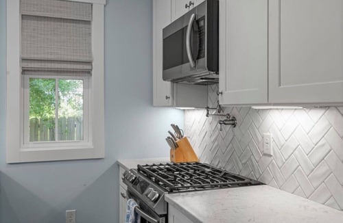 Uptown Cottage | Modern Downtown Cottage