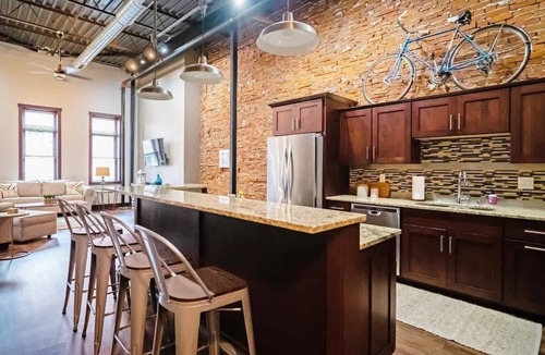 Historic Downtown La Crosse Apartment | Modern Downtown La Crosse Apartment