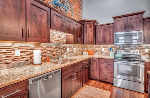 Historic Downtown La Crosse Apartment | Modern Downtown La Crosse Apartment
