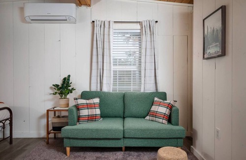 Englewood Park Apartment | Modern Downtown Orlando Studio | Prime Location