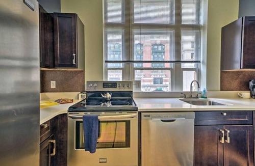 Downtown Baltimore Condo | Modern Downtown Stay Near Harbor & Stadiums