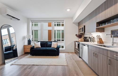 Riverside Apartment | Modern Downtown Studio - Steps from Shops & Dining!